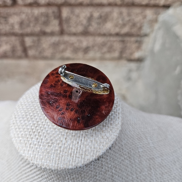 Vintage Floral Brooch Pin Brown Cream 3D Women's Accessory - Picture 3 of 3